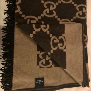 GUCCI cashmere/wool blanket